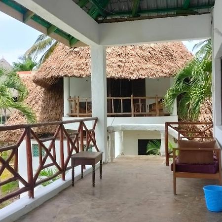 Miwa Holiday Resort Diani Beach Esterno foto